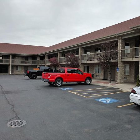 Americas Best Value Inn & Suites Provo Exterior photo