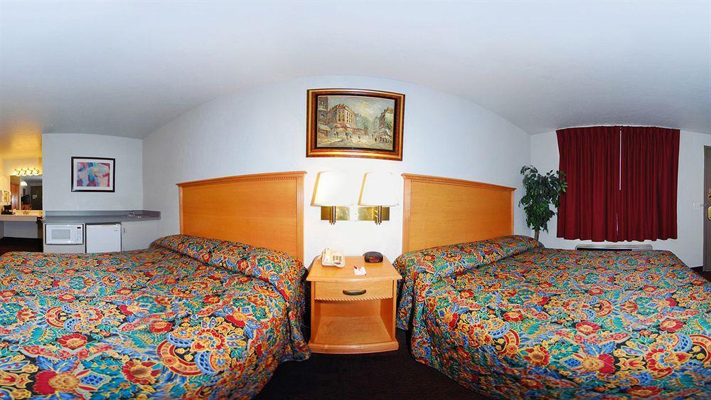 Americas Best Value Inn & Suites Provo Exterior photo