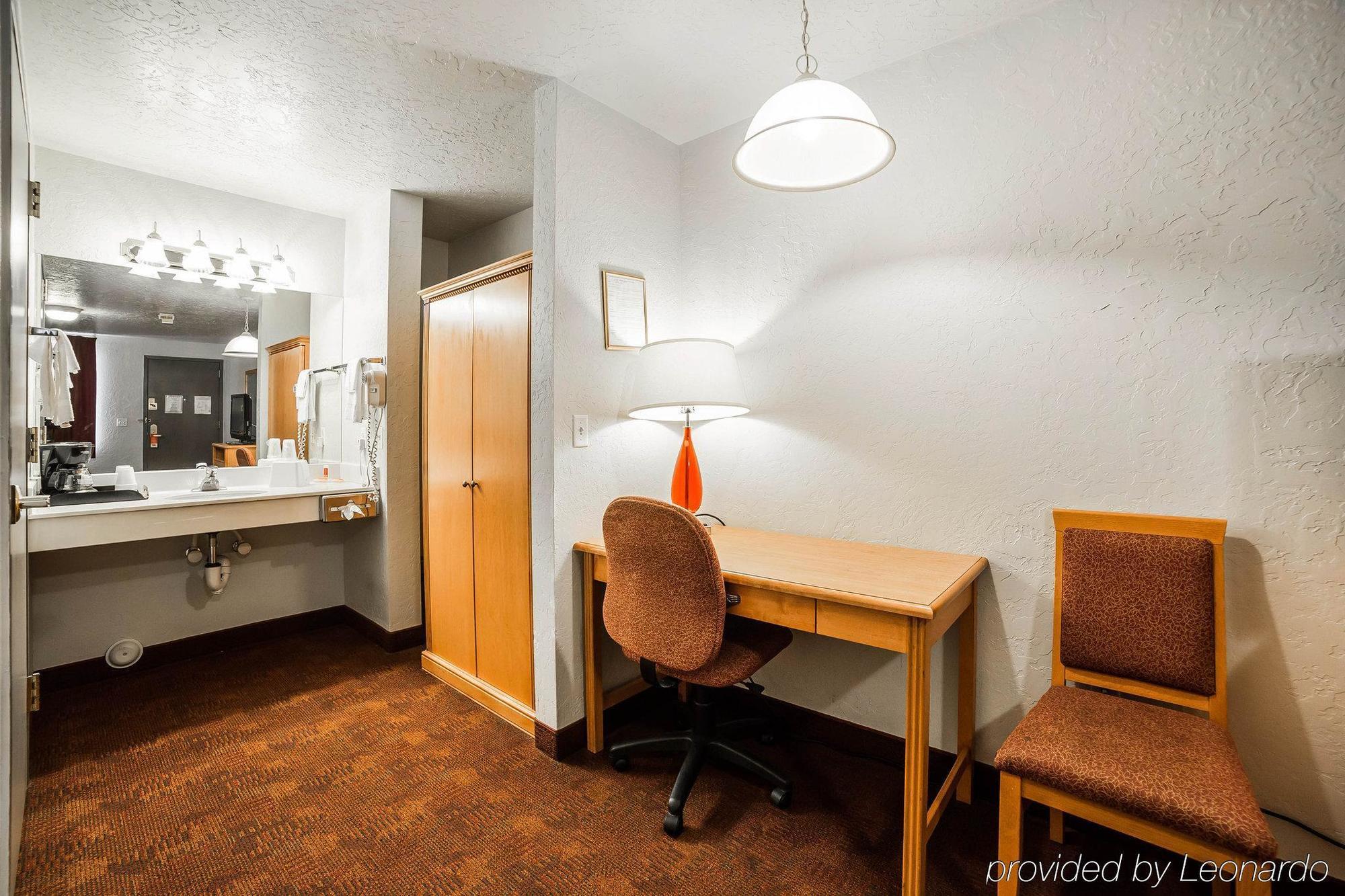 Americas Best Value Inn & Suites Provo Exterior photo