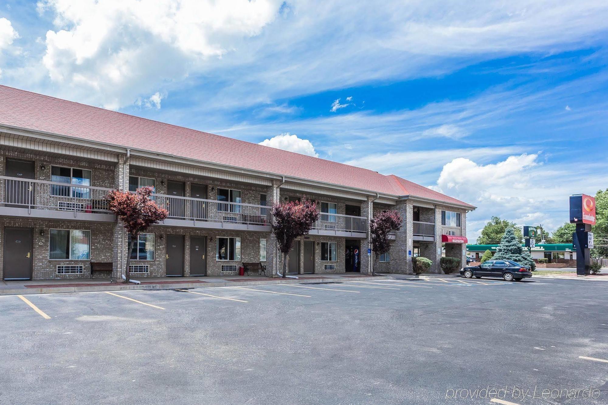Americas Best Value Inn & Suites Provo Exterior photo
