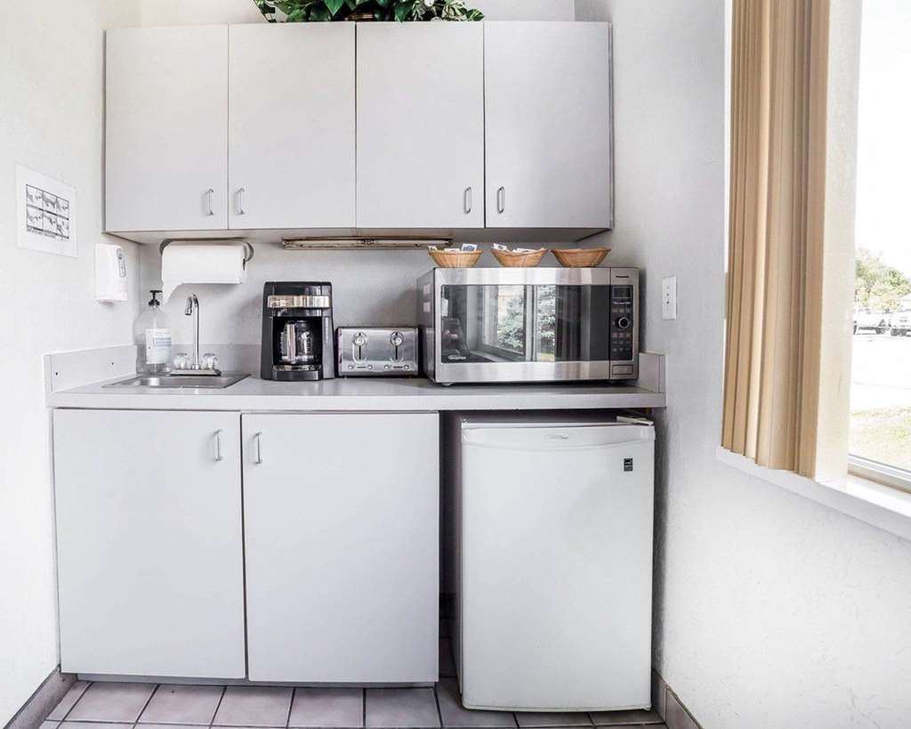 Americas Best Value Inn & Suites Provo Restaurant photo