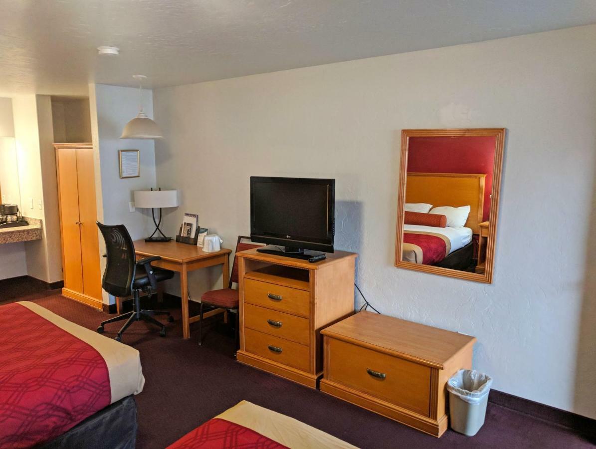 Americas Best Value Inn & Suites Provo Exterior photo